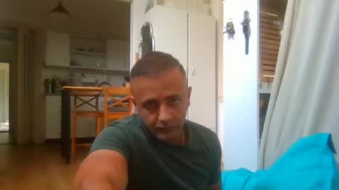 daniel18cmx online show from October 30, 2025, 1:51 am