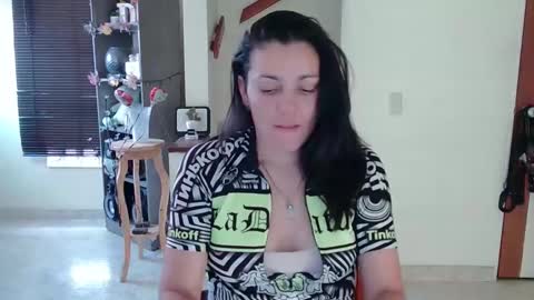 Karina and Melisa online show from February 4, 2025, 9:31 pm