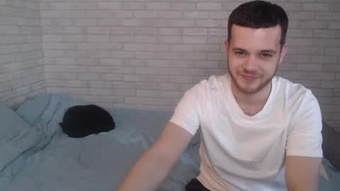 Snapshot of electric_smile chatting on February 16, 2025, 1:27 pm Alex online show from February 16, 2025, 1:27 pm