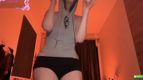 Snapshot of electric_woman chatting on April 5, 2026, 7:00 pm Aleksa online show from April 5, 2026, 7:00 pm