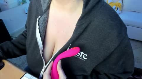 Snapshot of electrifiedlove_ chatting on February 19, 2025, 9:03 pm electrifiedlove_ online show from February 19, 2025, 9:03 pm