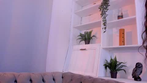 Elen CR online show from September 9, 2025, 8:08 pm