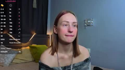 Snapshot of elenefrail chatting on October 29, 2025, 8:27 am Isabella - streaming MondayTuesdayWednesdayFridaySaturdaySunday online show from October 29, 2025, 8:27 am