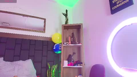 elenna_boobs_ online show from July 19, 2026, 7:56 am