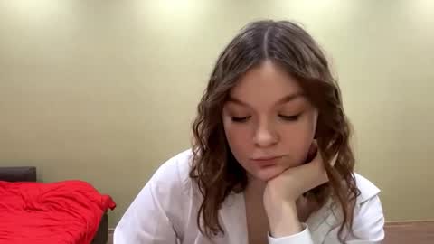 Mila online show from March 12, 2026, 5:41 pm