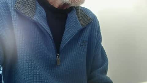 elfyonee online show from November 9, 2025, 10:35 am