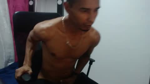 Snapshot of elherrero2024 chatting on December 12, 2024, 3:43 am elherrero2024 online show from December 12, 2024, 3:43 am