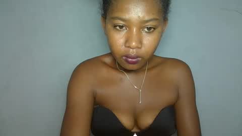 elia011 online show from January 11, 2025, 9:04 pm