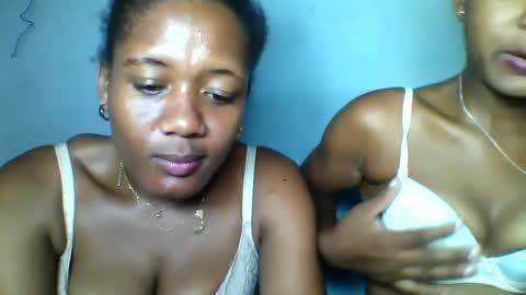 elia011 online show from January 24, 2025, 8:11 pm