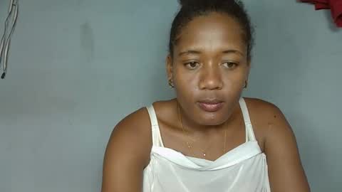 elia011 online show from February 5, 2025, 1:54 pm