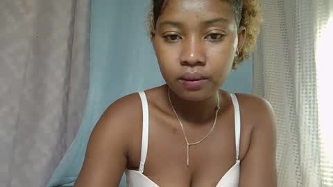 elia011 online show from February 22, 2025, 7:56 am