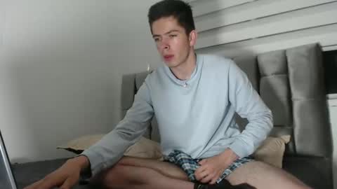 Snapshot of elian_tg chatting on December 12, 2024, 2:15 am Elian online show from December 12, 2024, 2:15 am