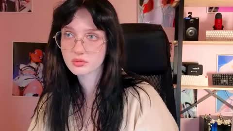 Ellie online show from September 14, 2025, 8:08 pm