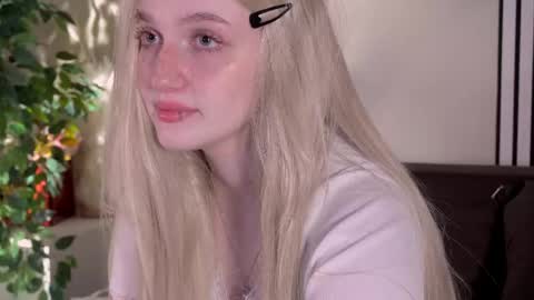 Ellie online show from April 17, 2026, 5:21 am