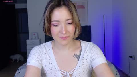 Snapshot of eliiih_ chatting on September 23, 2025, 2:14 am eliiih_ online show from September 23, 2025, 2:14 am