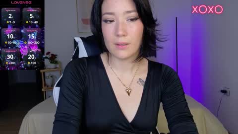 Snapshot of eliiih_ chatting on October 18, 2025, 3:31 am eliiih_ online show from October 18, 2025, 3:31 am