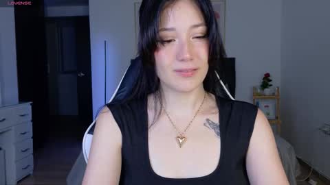 Snapshot of eliiih_ chatting on October 27, 2025, 3:32 am eliiih_ online show from October 27, 2025, 3:32 am
