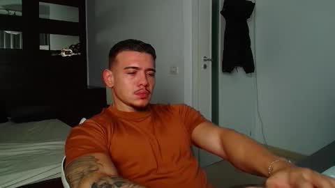 ElijahThorne online show from December 2, 2025, 5:46 am