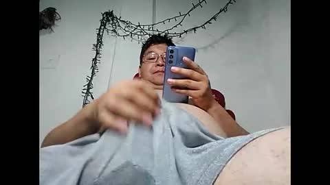 Snapshot of elimposstor chatting on December 3, 2024, 1:54 pm elimposstor online show from December 3, 2024, 1:54 pm