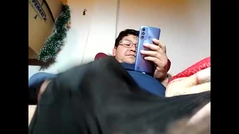 Snapshot of elimposstor chatting on January 9, 2025, 1:18 am elimposstor online show from January 9, 2025, 1:18 am