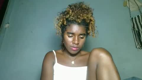 elina981 online show from March 18, 2026, 9:07 pm