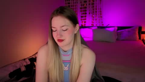 Elina online show from April 6, 2026, 4:46 am