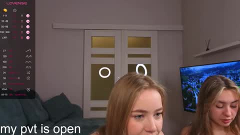 Snapshot of elina_wilgauch chatting on November 19, 2025, 1:05 am Elina online show from November 19, 2025, 1:05 am