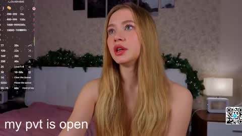 Snapshot of elina_wilgauch chatting on December 20, 2025, 1:23 am Elina online show from December 20, 2025, 1:23 am