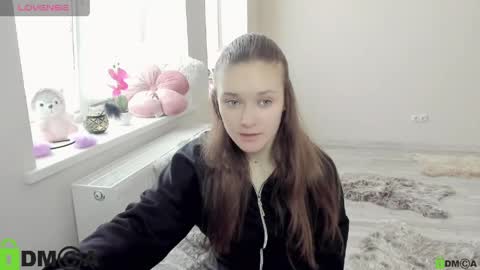 elina_x online show from March 29, 2026, 7:52 am