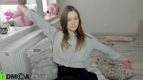 elina_x online show from April 1, 2026, 6:03 am