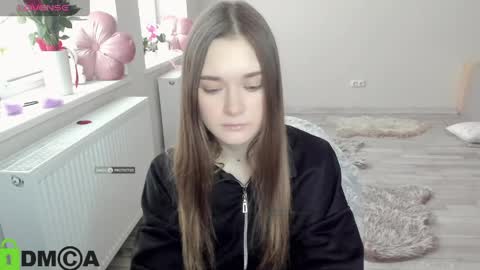 elina_x online show from April 8, 2026, 7:19 am