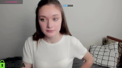 elina_x online show from May 18, 2026, 1:06 pm