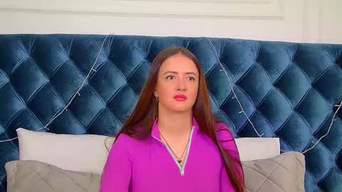 ElinaBellucci online show from January 9, 2026, 4:37 am