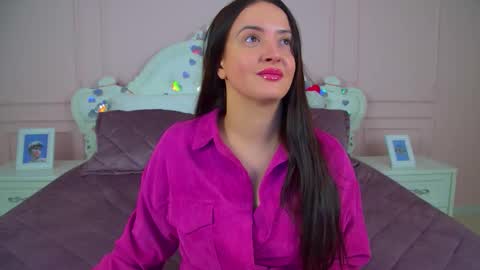 ElinaBellucci online show from February 18, 2026, 4:41 am