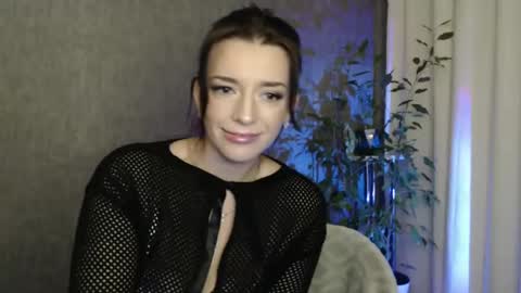 Elina online show from December 17, 2024, 12:01 am