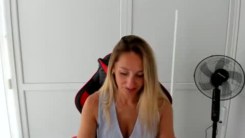 Milena online show from June 23, 2026, 6:33 am
