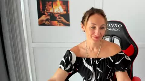 Milena online show from August 5, 2026, 6:38 am