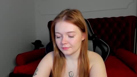 Snapshot of elinavale chatting on March 8, 2026, 5:22 am elinavale online show from March 8, 2026, 5:22 am