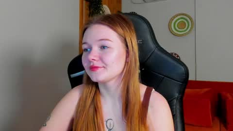 Snapshot of elinavale chatting on March 22, 2026, 5:11 am elinavale online show from March 22, 2026, 5:11 am