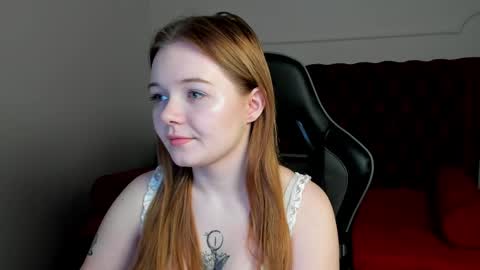 Snapshot of elinavale chatting on March 23, 2026, 5:11 am elinavale online show from March 23, 2026, 5:11 am