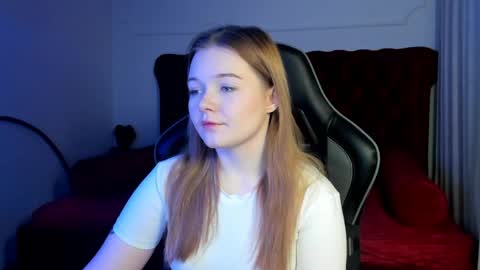 Snapshot of elinavale chatting on March 31, 2026, 5:13 pm elinavale online show from March 31, 2026, 5:13 pm