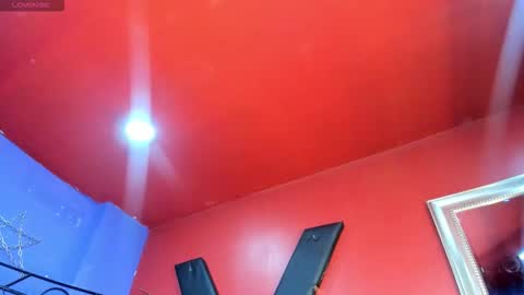 Elinne hendrix  online show from September 19, 2025, 1:12 pm