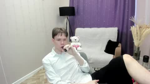 eliotmars online show from May 19, 2026, 6:53 am