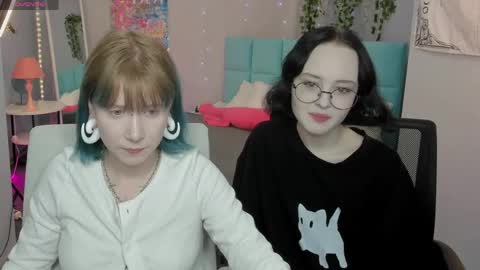 Snapshot of elira_vane chatting on May 15, 2026, 10:55 am Elira Vane online show from May 15, 2026, 10:55 am