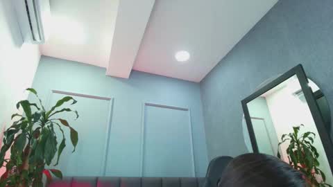 Elisa online show from March 8, 2026, 8:34 pm