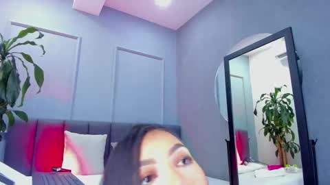 Elisa online show from March 17, 2026, 7:39 pm