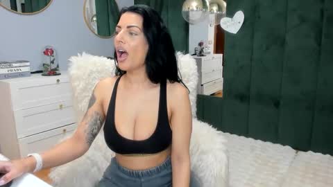 Maria online show from November 16, 2025, 5:35 am