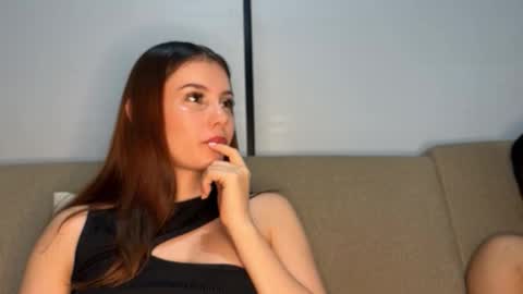 Snapshot of elisabethwillian chatting on October 23, 2025, 4:01 am Elisabet william online show from October 23, 2025, 4:01 am