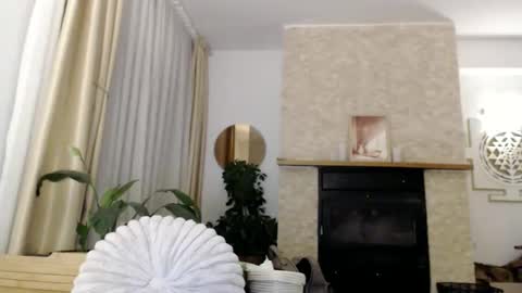 elise_bliss69 online show from November 22, 2025, 5:23 pm