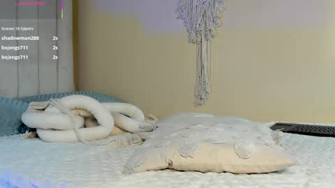 Snapshot of elise_diamond chatting on April 23, 2026, 4:03 am Elise diamond online show from April 23, 2026, 4:03 am
